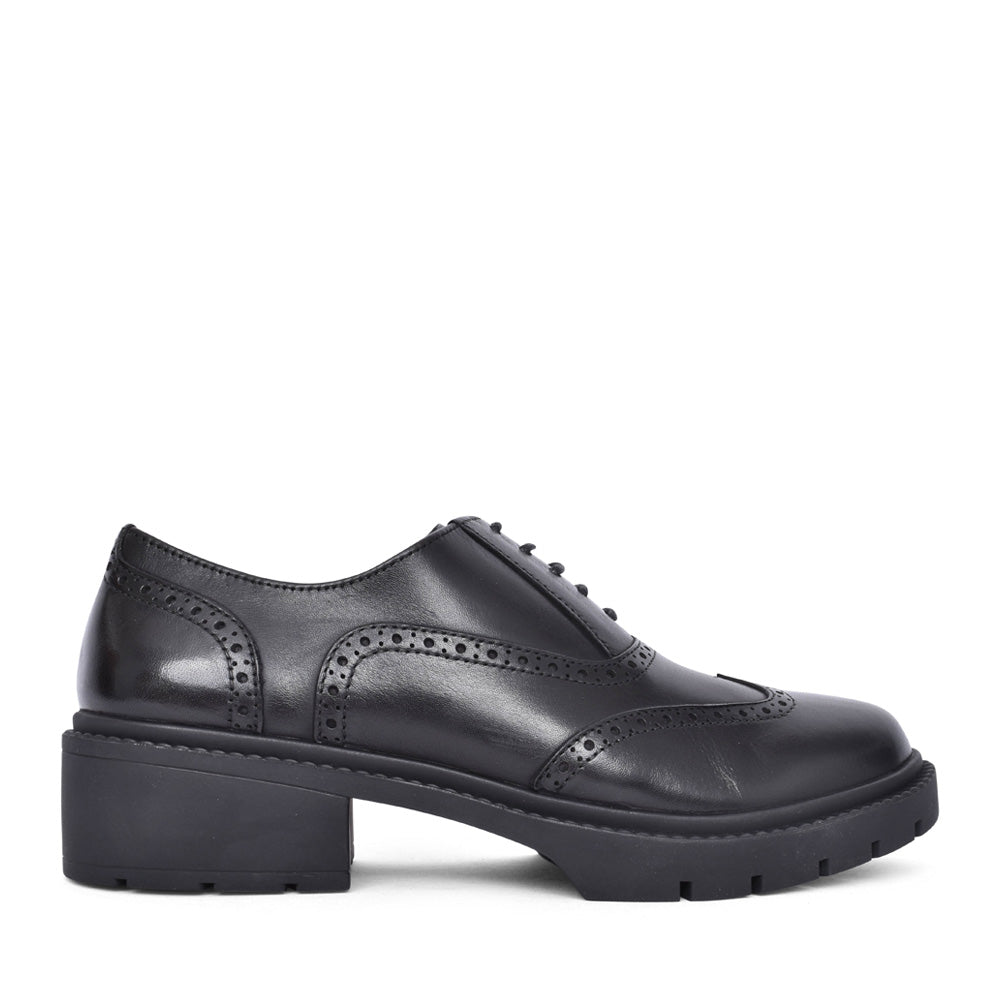 Ladies Aston Heeled Brogue Shoe In Black