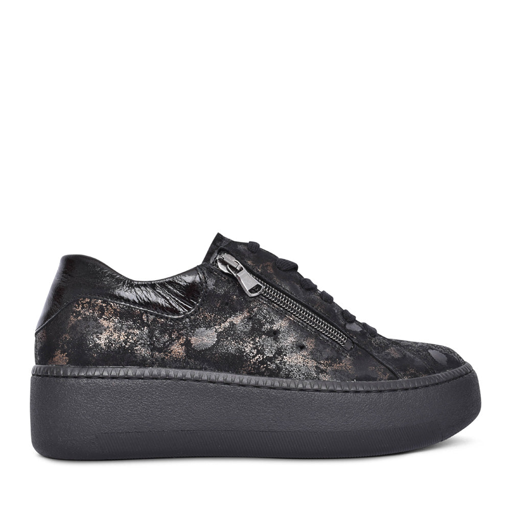 Ladies 733021 H-nicky Laced Trainer In Black Intere