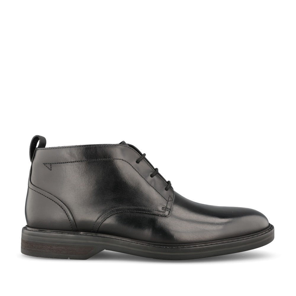 Mens Aldwin Chukka Laced Ankle Boot In Black