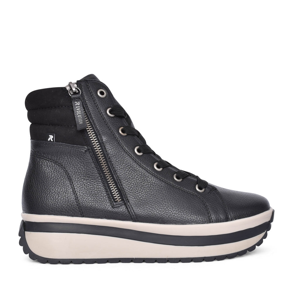 Ladies W0962 Laced Ankle Boot In Black