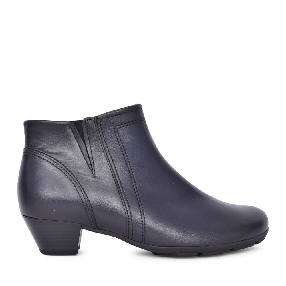 Ladies 55.638 Heritage Ankle Boot In Navy