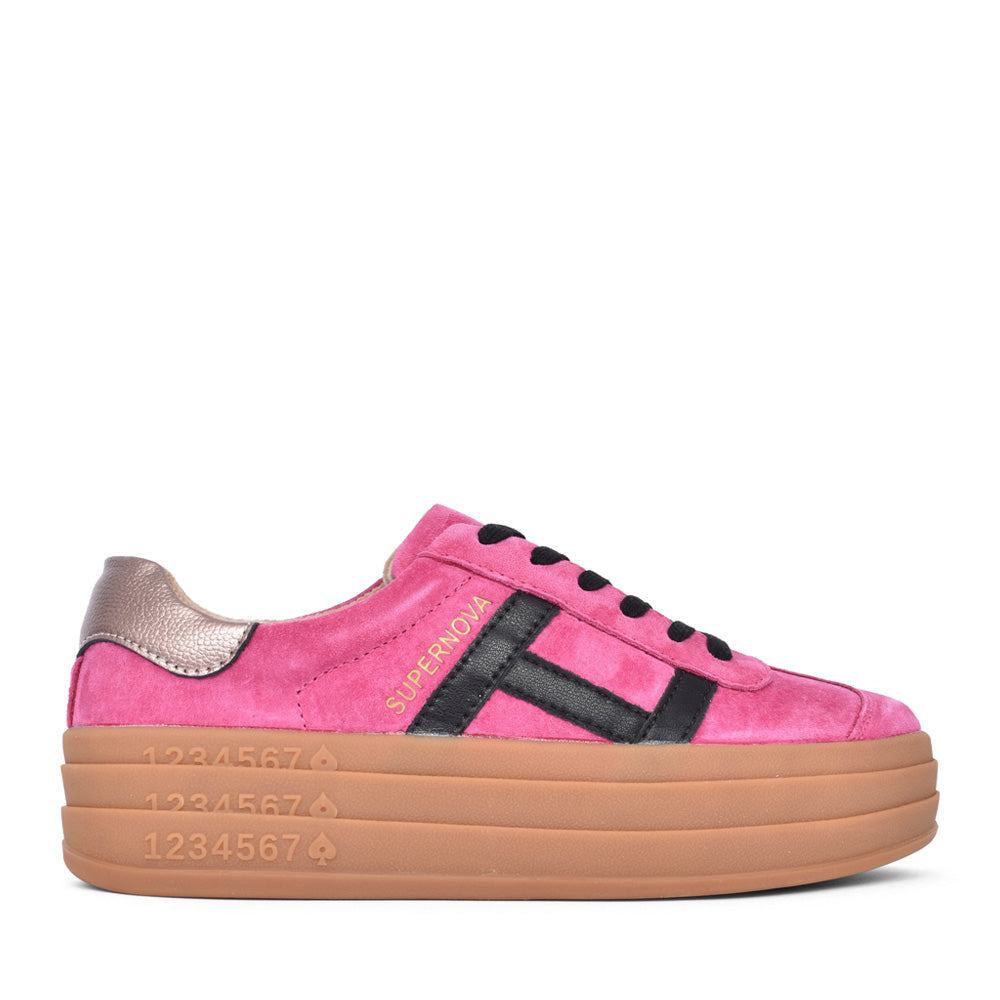 Ladies Sixty Eight Laced Trainer In Taffy Leaf