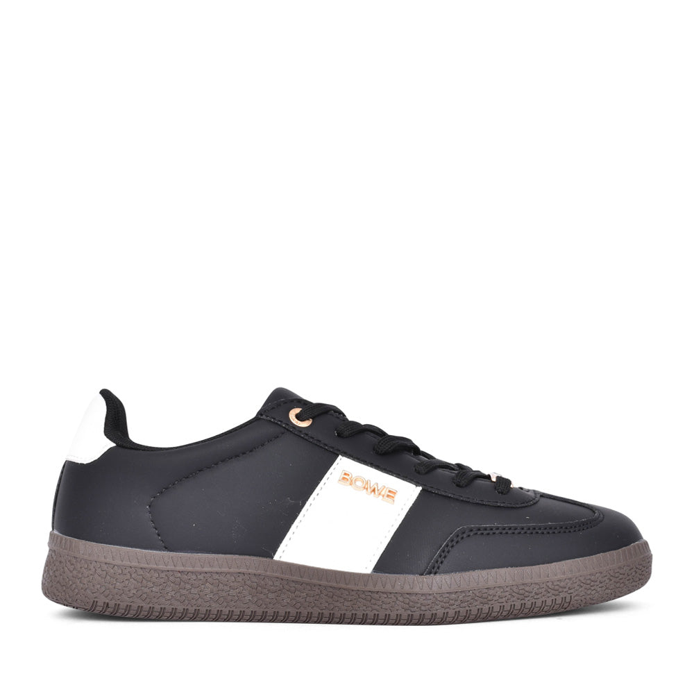 Ladies Wafer Laced Trainer In Black