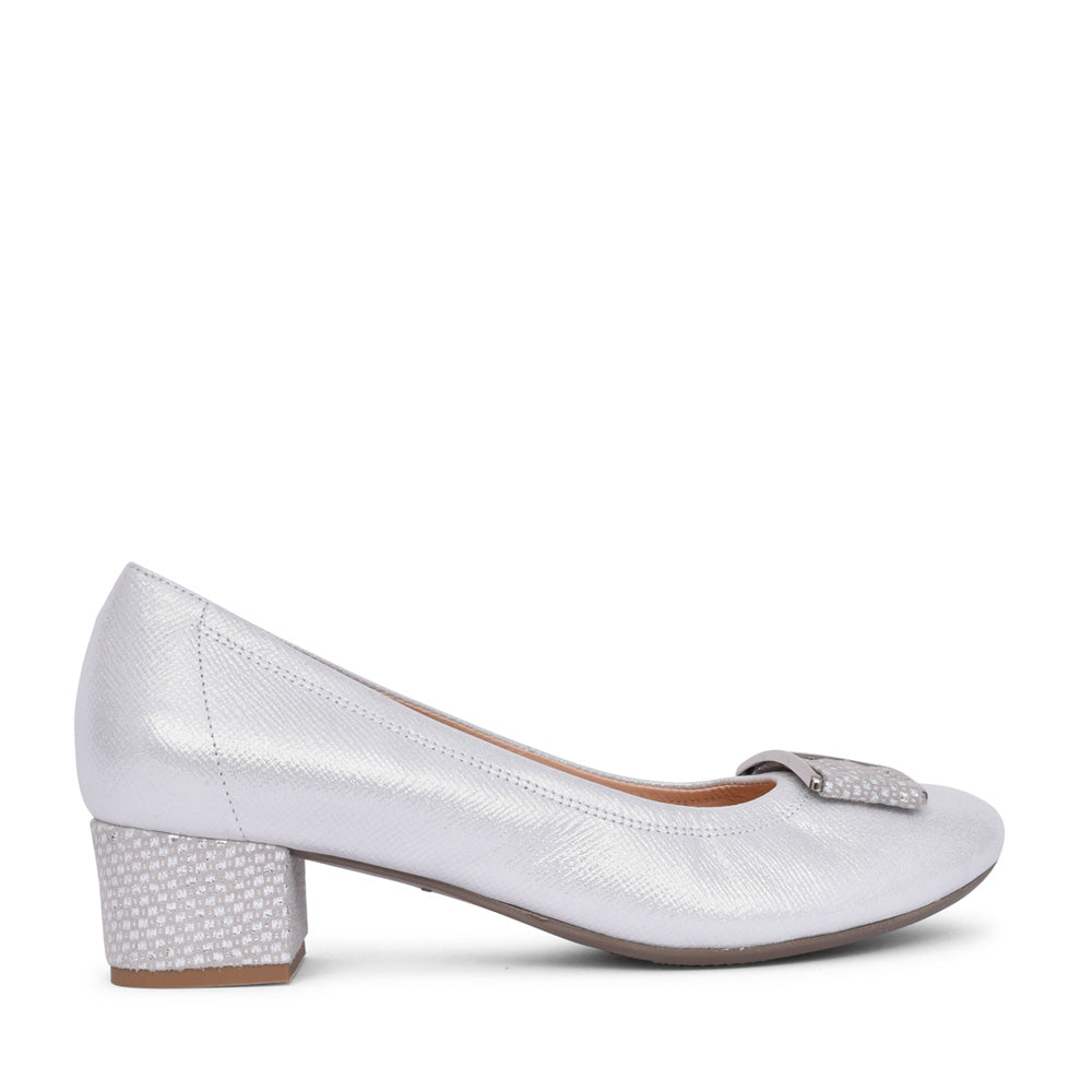 Ladies 5632 G-fit Low Heel Court Shoe In Silver