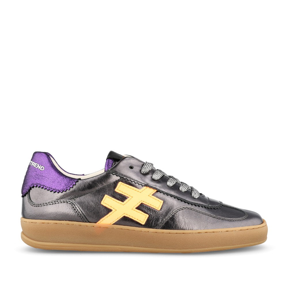Ladies A032 58d5 Laced Trainer In Charcoal
