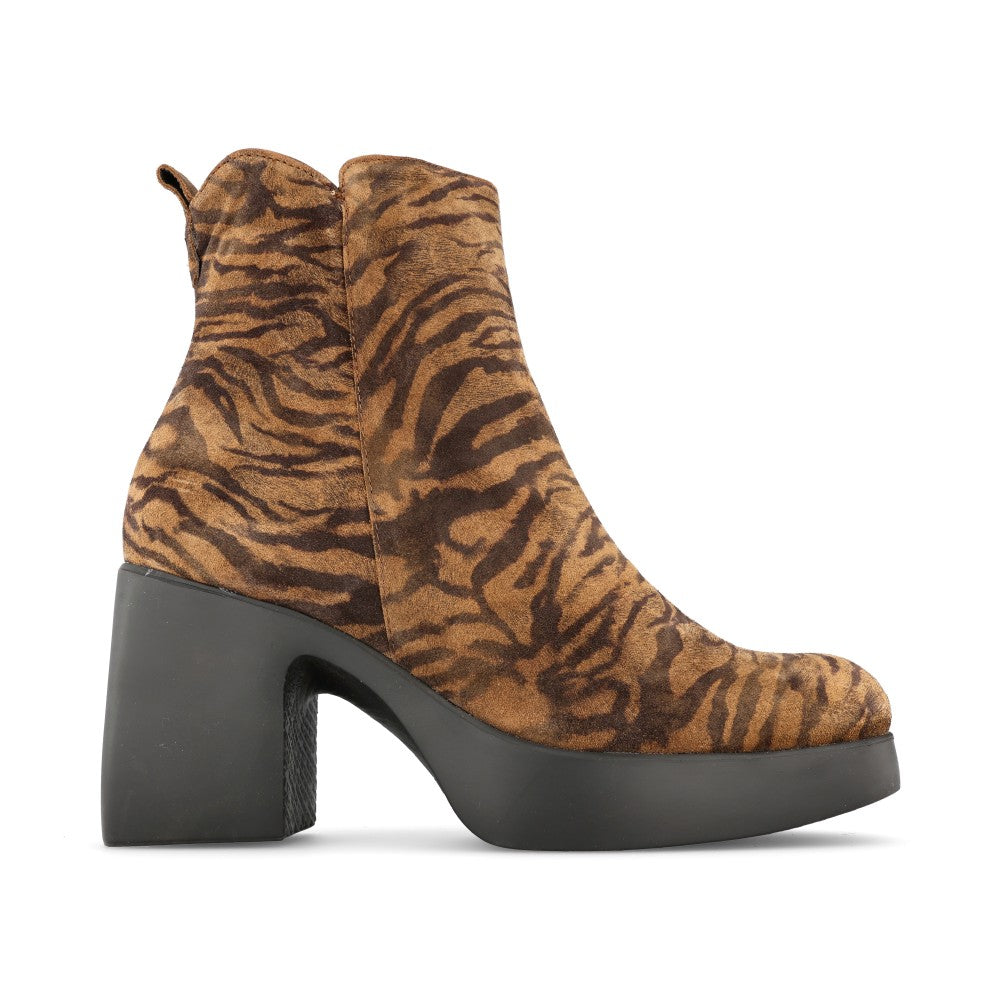 Ladies H-4981 Medium Heel Ankle Boot In Animal