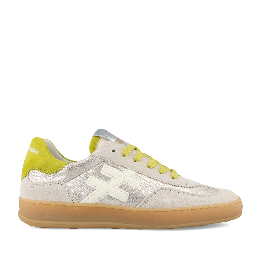 Ladies A032 C1e3 Iconic Ii Laced Trainer In Champagne