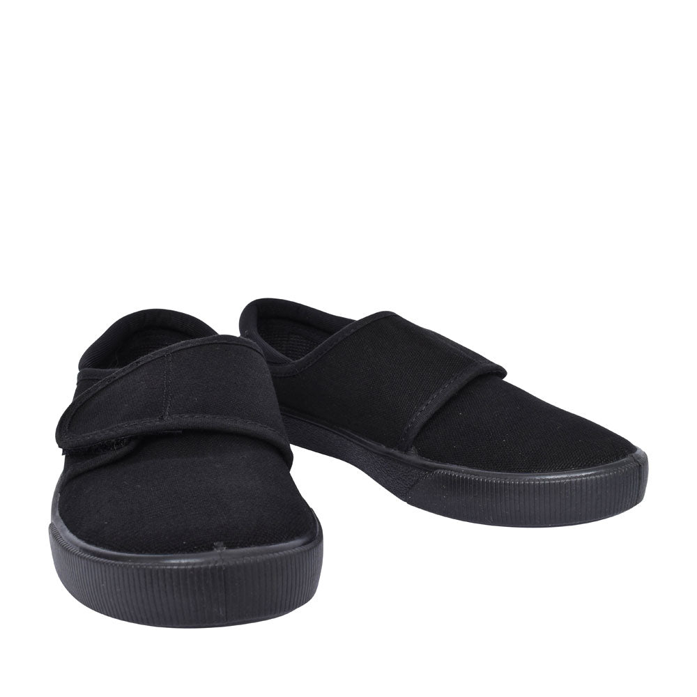 Hopper Run Black Fabric Plimsolls For Boys In Kids G Fit