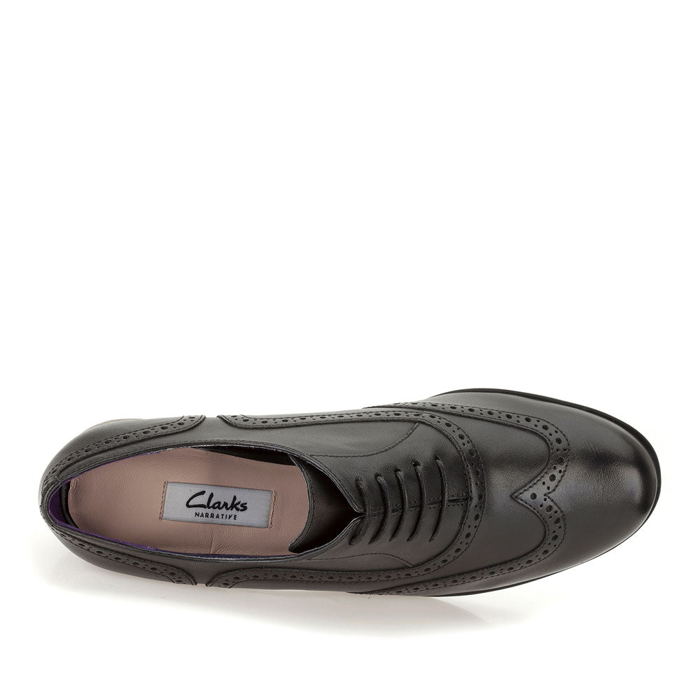 Hamble Oak Leather Brogue Shoe D Fit  In Blk Leather