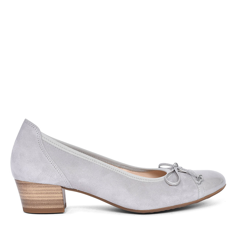 203 Bow Court Shoe For Ladies In Pewter