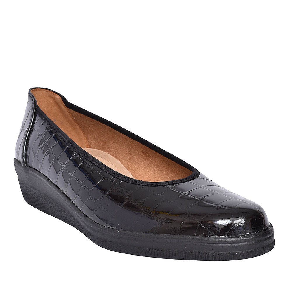 400 Slip On Wedge Shoe For Ladies In Black