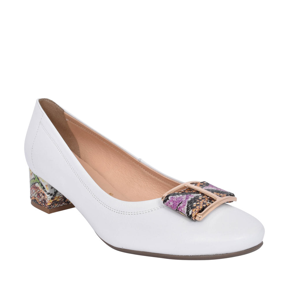 Ladies 5632 G-fit Low Heel Court Shoe  In White