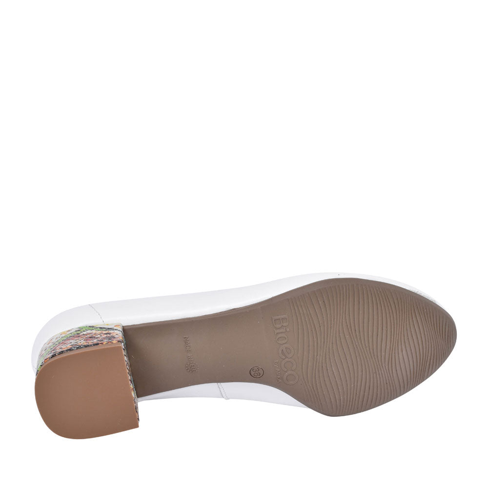 Ladies 5632 G-fit Low Heel Court Shoe  In White
