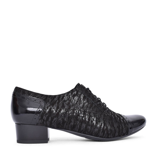 Ladies 1370 G-fit Quarter Brogue Shoe In Blk Patent