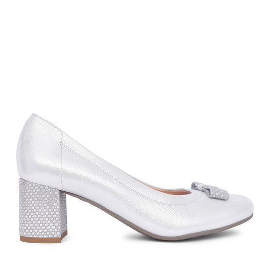 Ladies 5856 G-fit Medium Heel Court Shoe In Silver