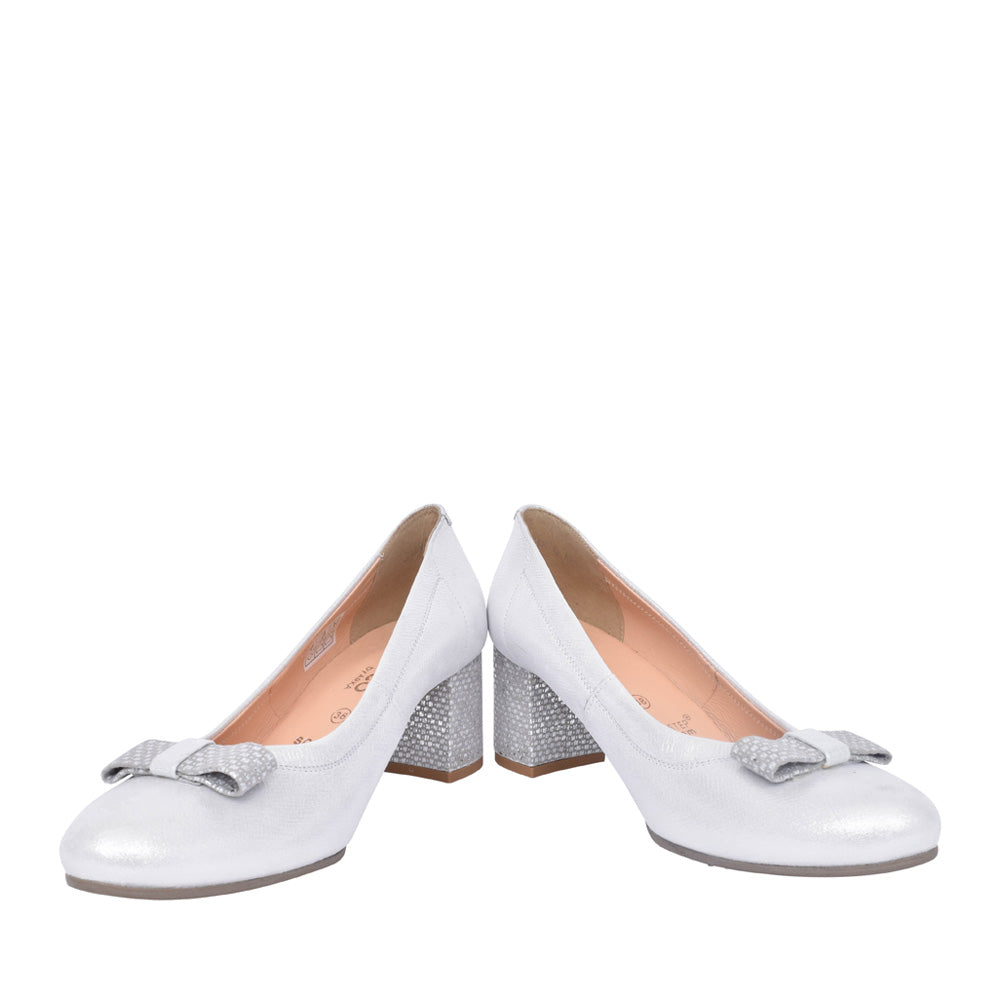 Ladies 5856 G-fit Medium Heel Court Shoe In Silver