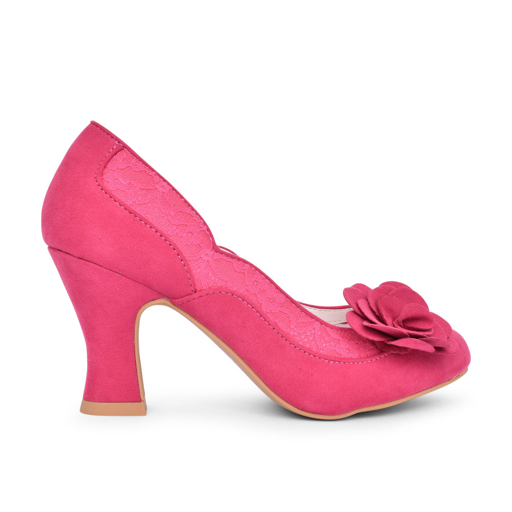 Ladies Chrissie Court Shoe In Pink