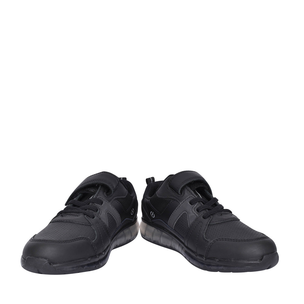 Boys Spark Beam Black Leather Trainer In Kids F Fit