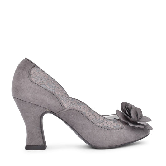 Chrissie Court Shoe In Grey
