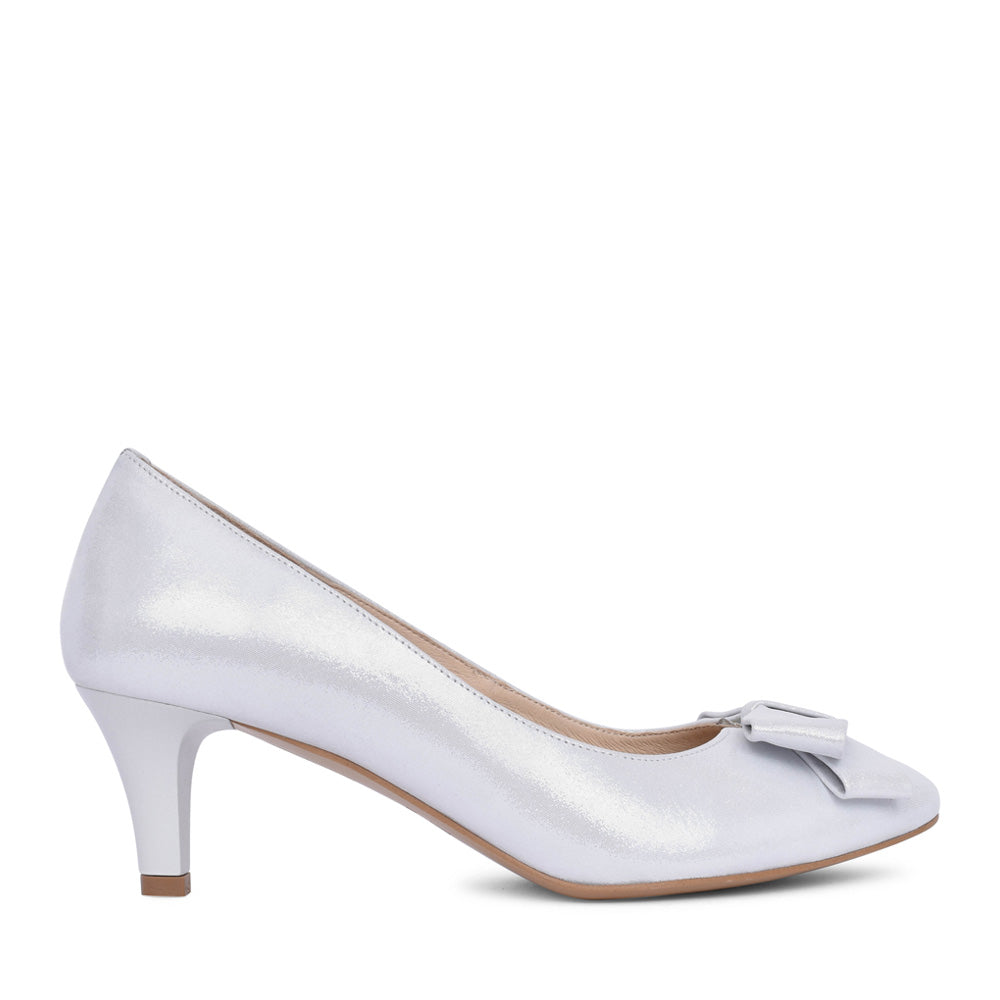 Ladies 8026 Low Heel Court Shoe In Silver