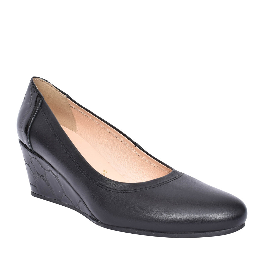 Ladies 5899 G-fit Wedge Court Shoe In Black
