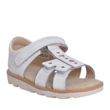 Girls Crown Beat White Patent Sandal In Kids F Fit