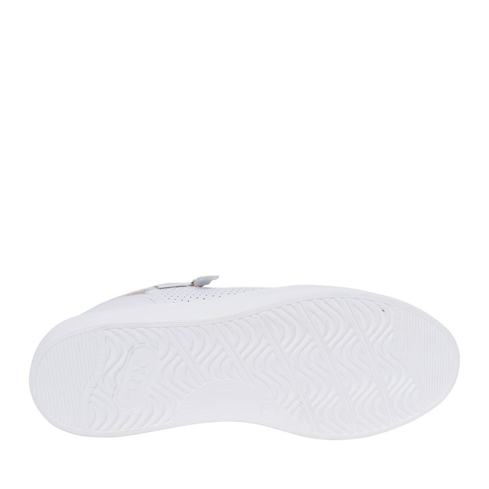 Ladies 44309 Laced Trainer In White