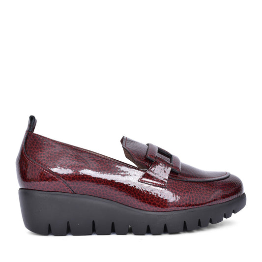 Ladies C-33303 Wedge Shoe In Burgandy