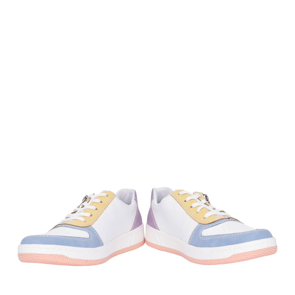 Ladies M5520 Laced Trainer In White Multi