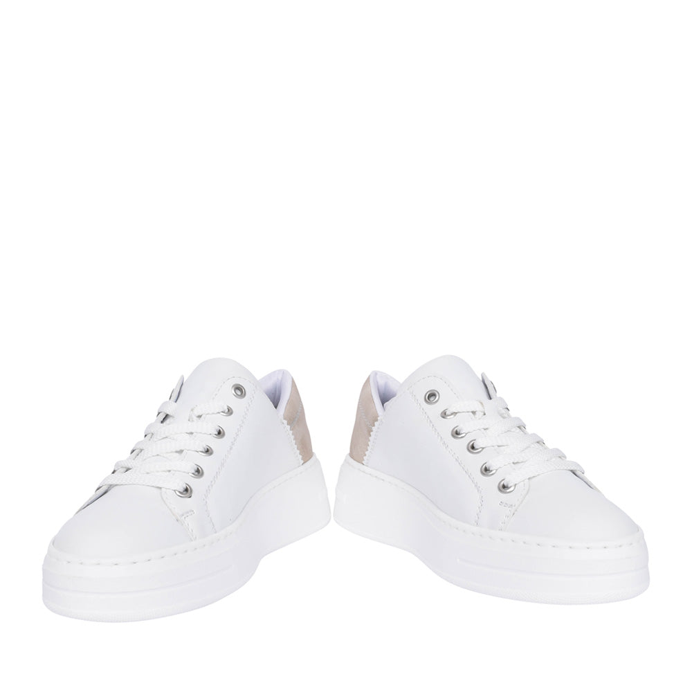 Ladies N5440 Laced Trainer In White