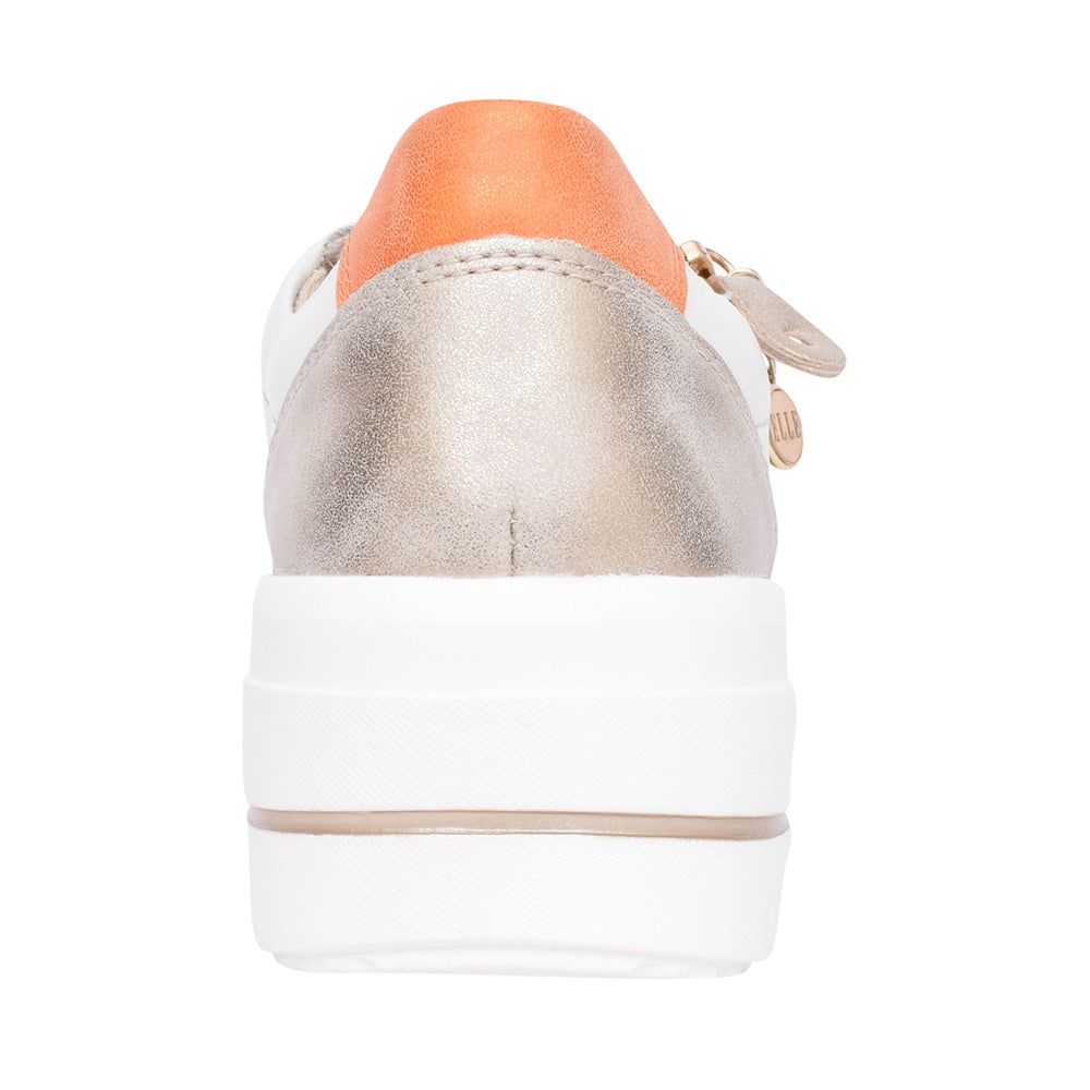 Ladies D1c01 Laced Trainer In Off White