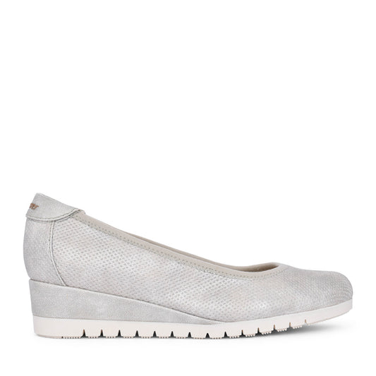 Ladies 5-22300 Low Heel Shoe In Beige