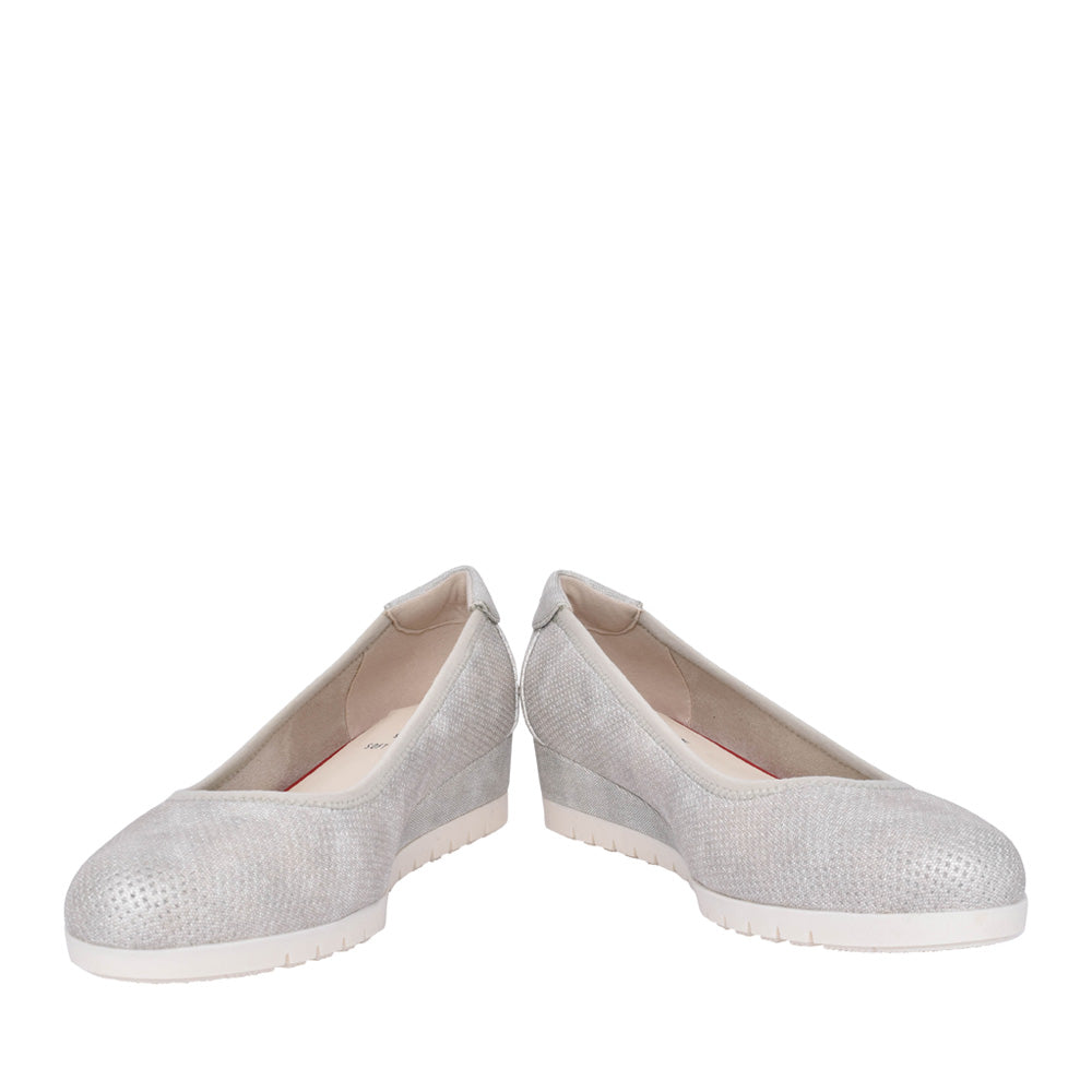 Ladies 5-22300 Low Heel Shoe In Beige