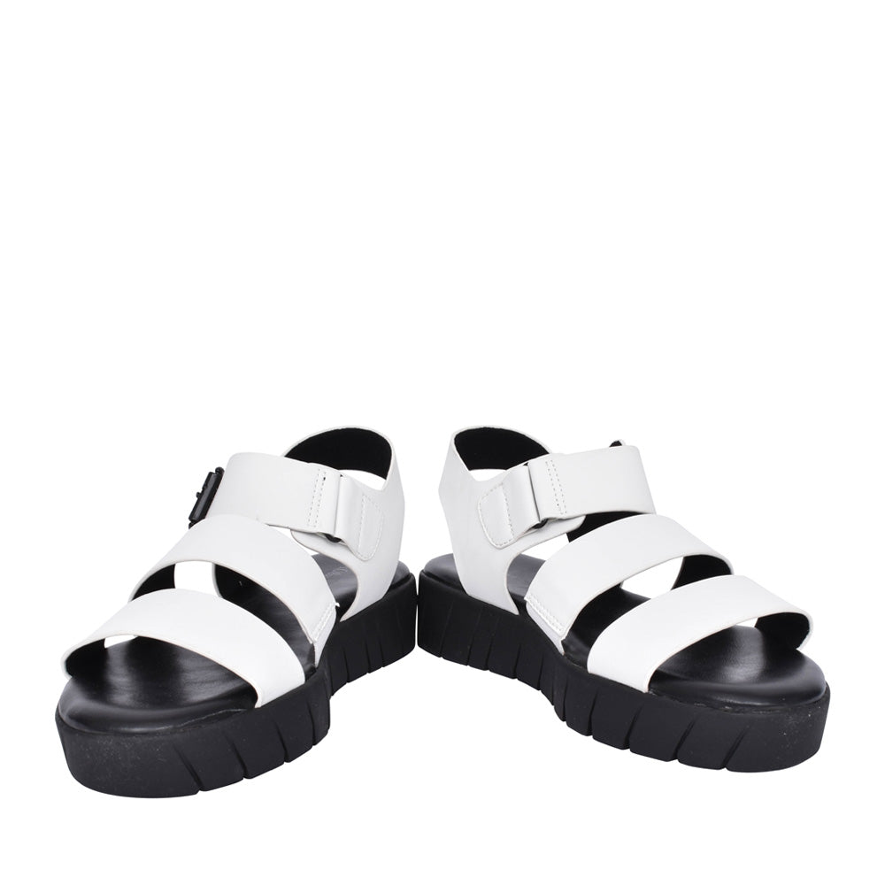 Ladies 5-28710 Low Heel Sandal In White