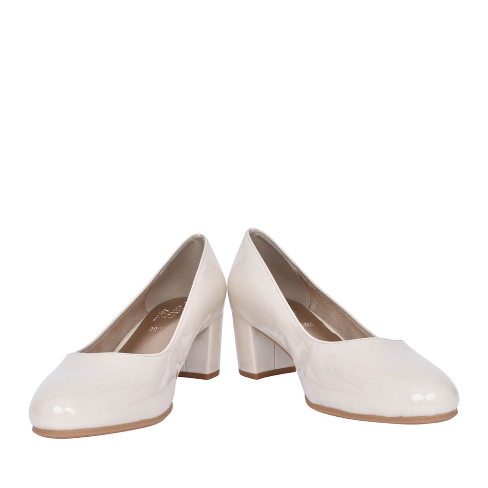 Ladies 8-22475 Low Heel Court Shoe In Ivory