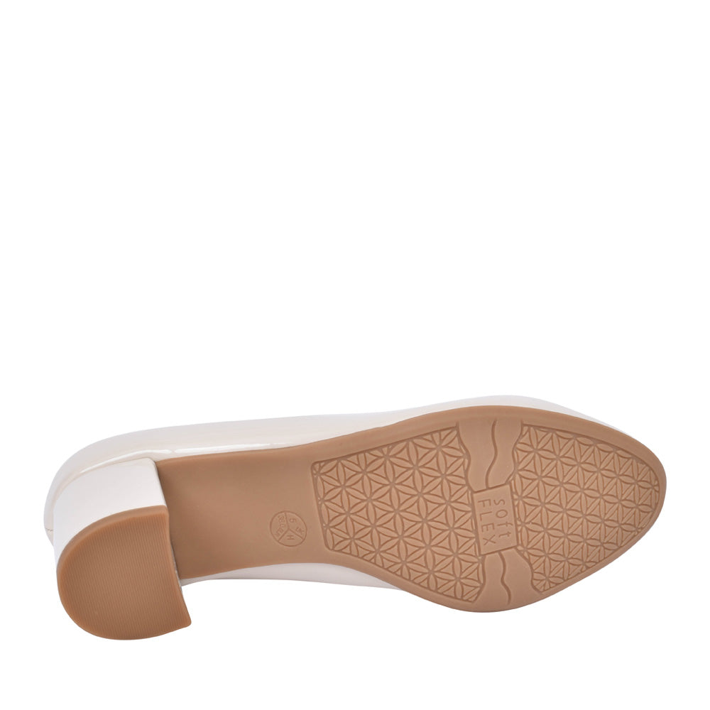 Ladies 8-22475 Low Heel Court Shoe In Ivory