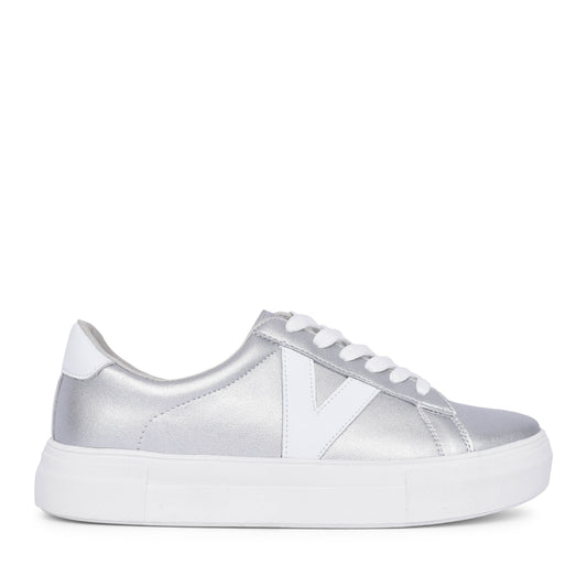 Ladies Twenty One Laced Trainer In Silver