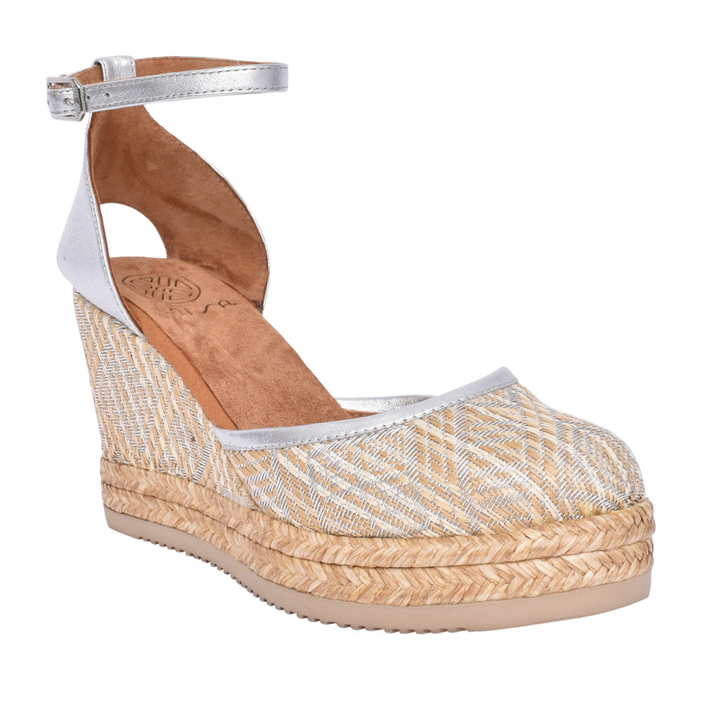 Ladies Cameo Wedge Shoe In Silver