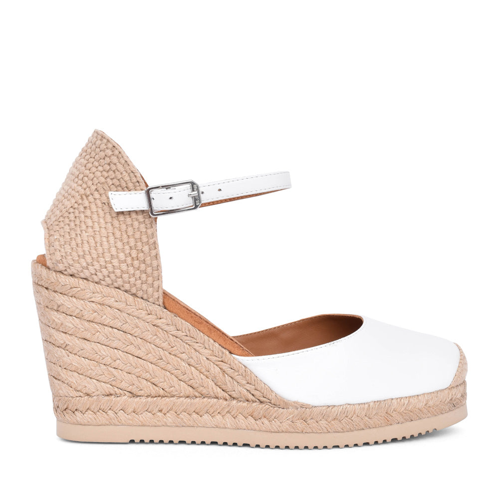Ladies Castilla Wedge Shoe In White