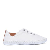Ladies St Ives Fle030 Laced Shoe In White