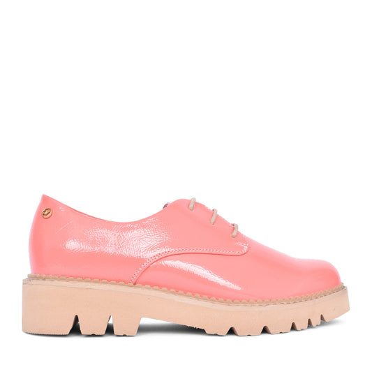 Ladies Safed Laced Shoe In Coral