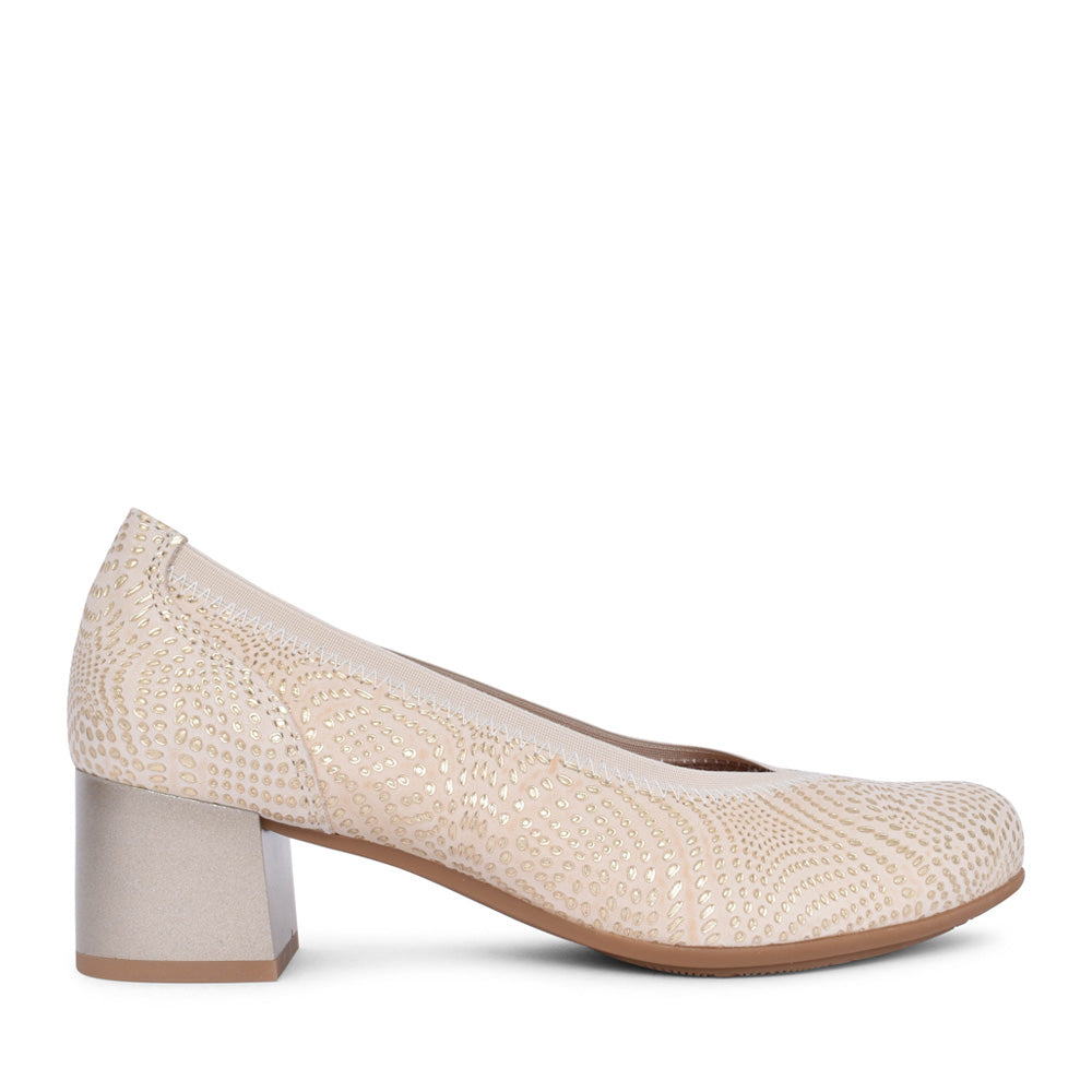 Ladies 5720 Court Shoe In Gold