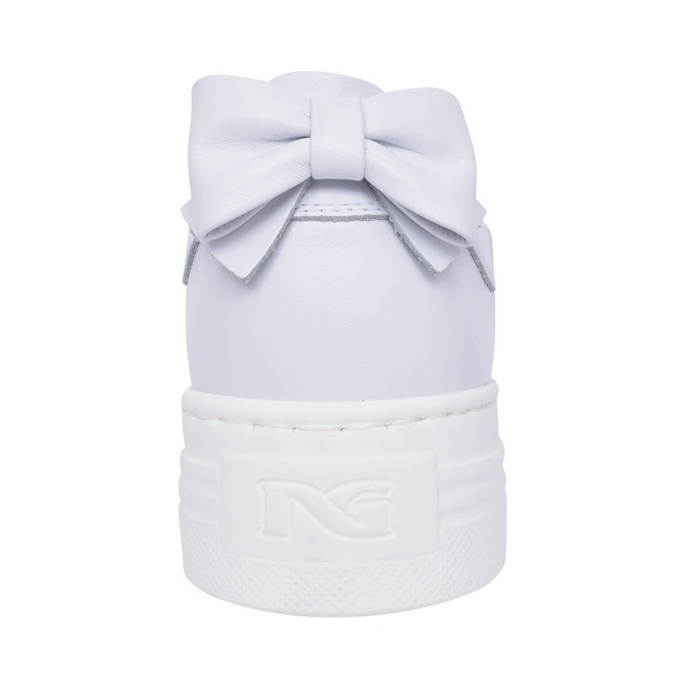 Ladies E306521d Laced Trainer In White