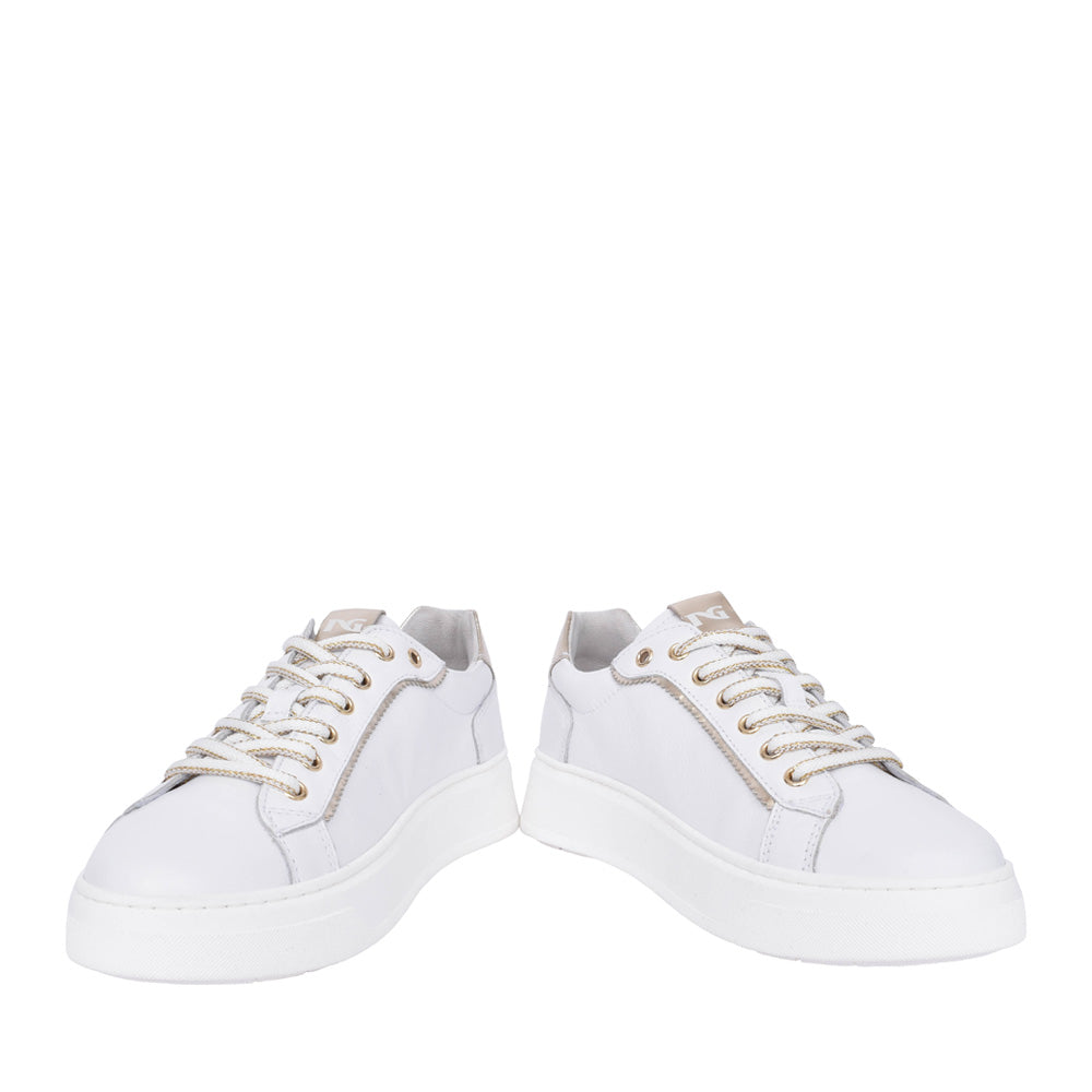Ladies E409977d Laced Trainer In White