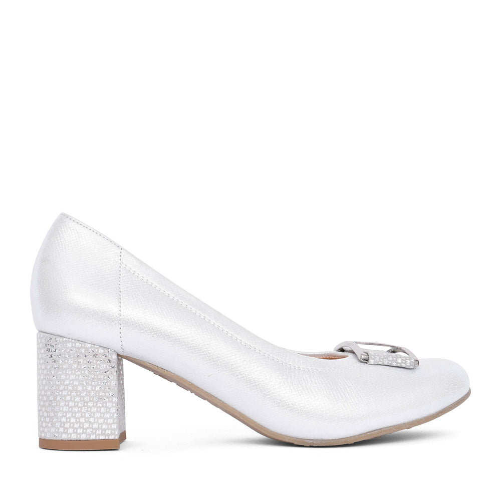 Ladies 5754 G-fit Medium Heel Court Shoe In Silver