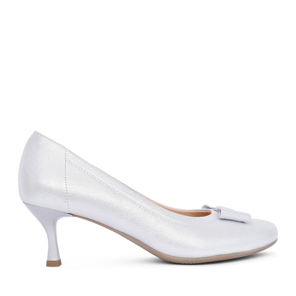 Ladies 6545 G-fit Medium Heel Court Shoe In Silver