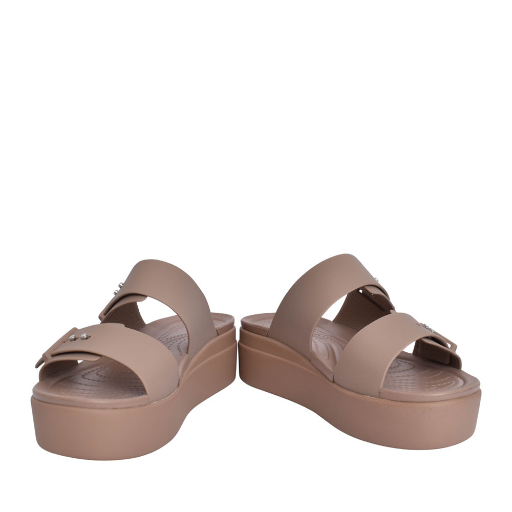 Ladies 207431 Brooklyn Buckle Low Wedge Sandal In Latte