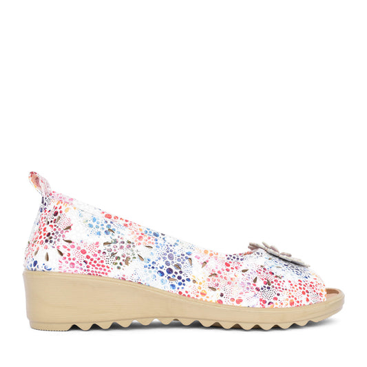 Ladies Shirley Wedge Shoe In White