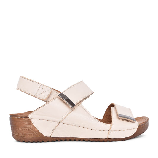 Ladies Gia A7216 Sandal In Stone