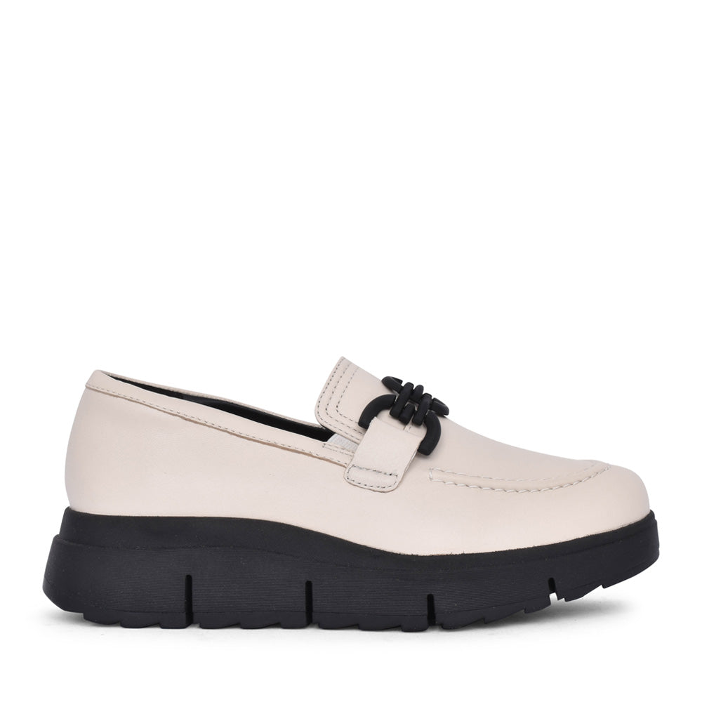Ladies Loriini Izzy D-fit Loafer In Cream